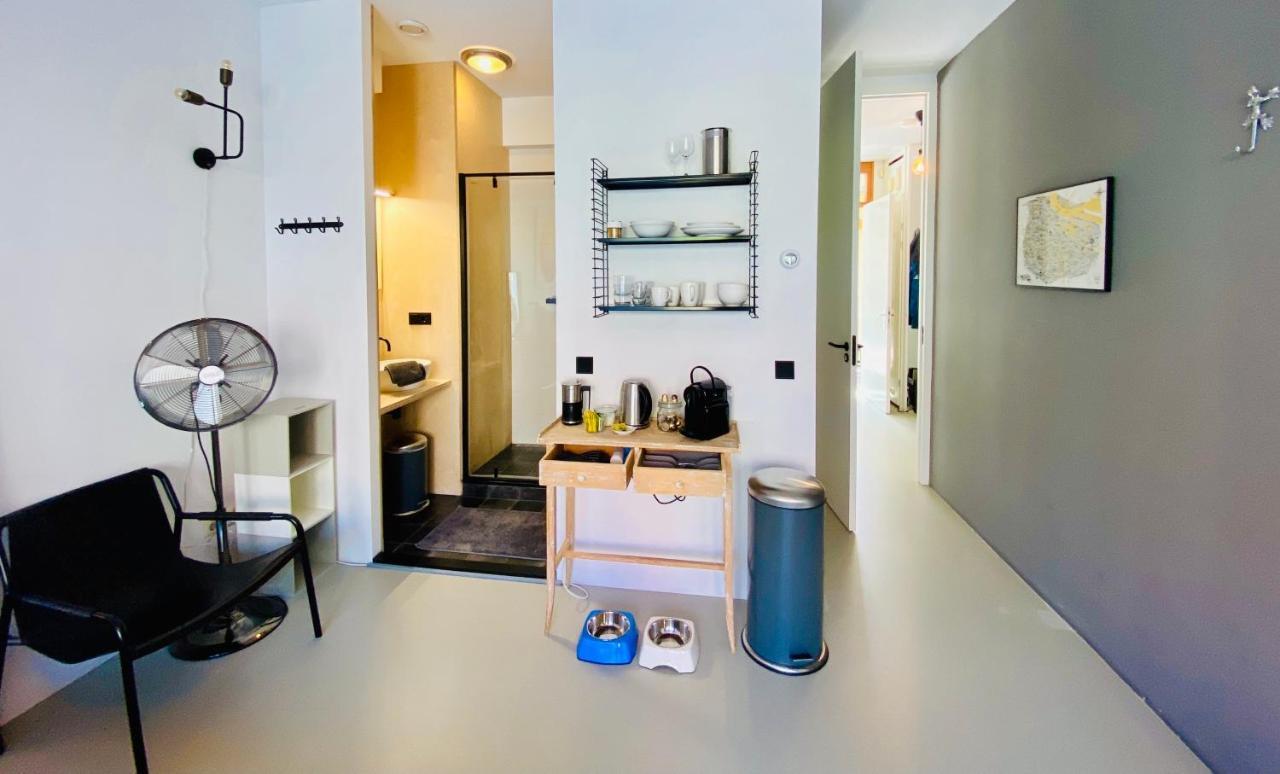 Private Studio With Free Car Parking 암스테르담 외부 사진