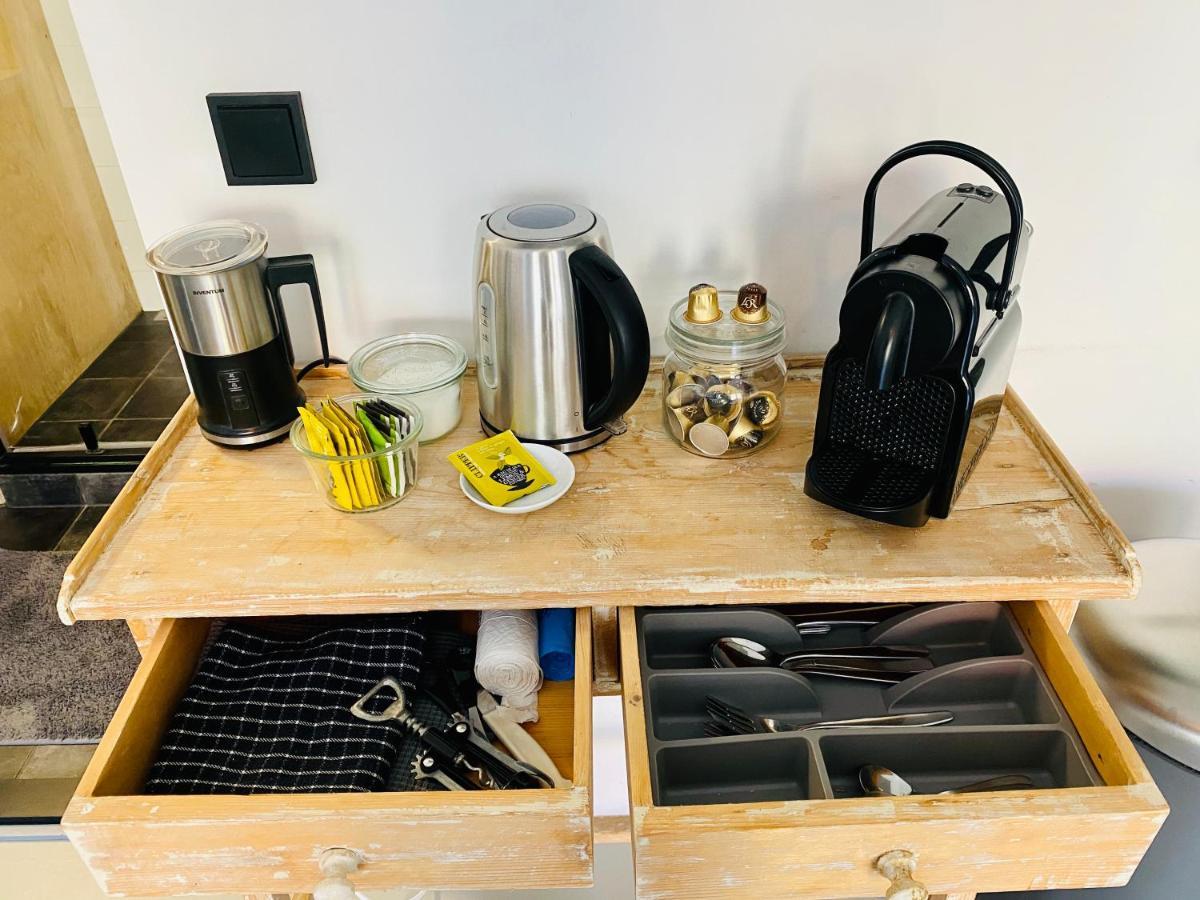 Private Studio With Free Car Parking 암스테르담 외부 사진