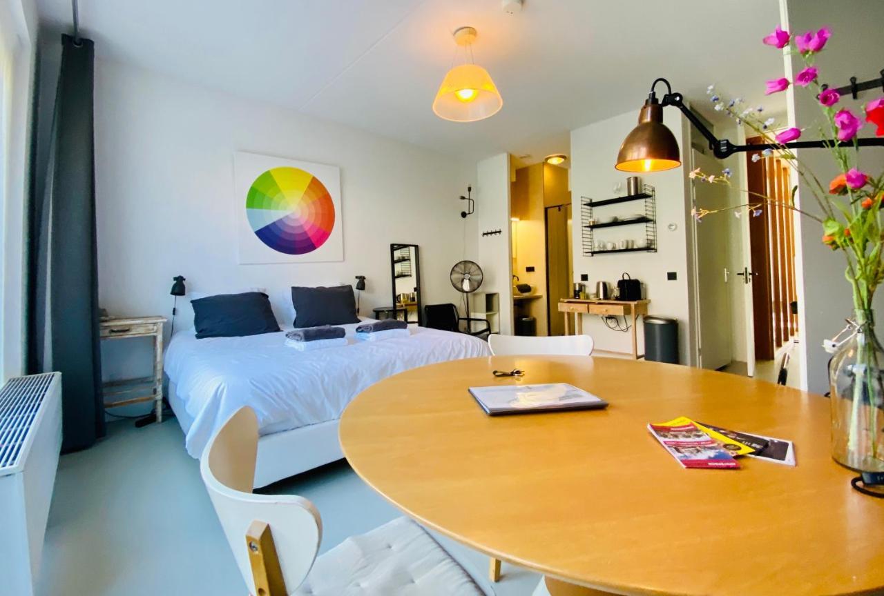 Private Studio With Free Car Parking 암스테르담 외부 사진