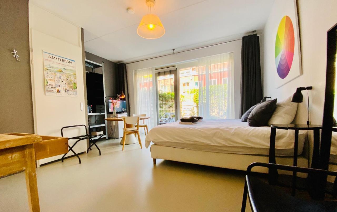 Private Studio With Free Car Parking 암스테르담 외부 사진