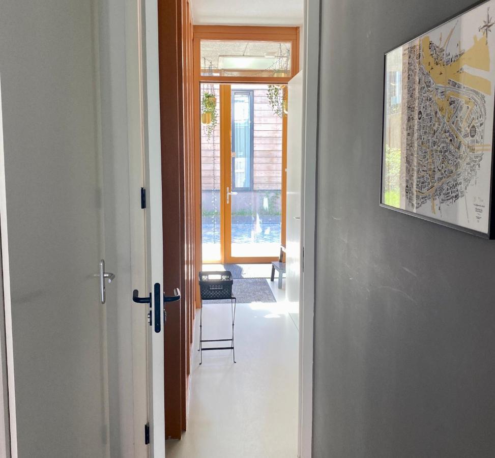 Private Studio With Free Car Parking 암스테르담 외부 사진